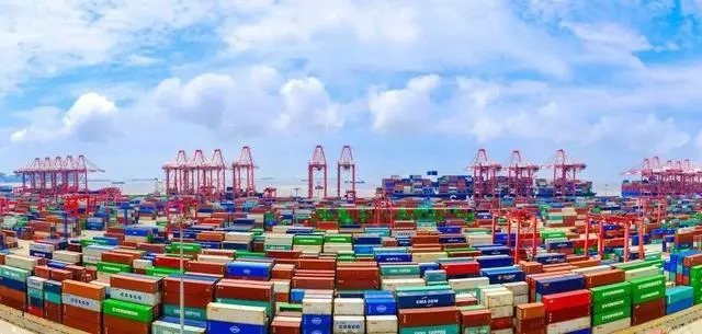 本期内贸集装箱运价指数环比下跌5.6%报1063点  --  亚游国际物流